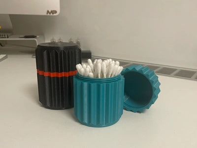 Travel container